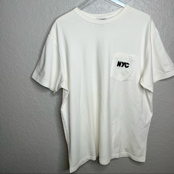 Disney NYC Cream/White T Shirt - Picture 2 of 7